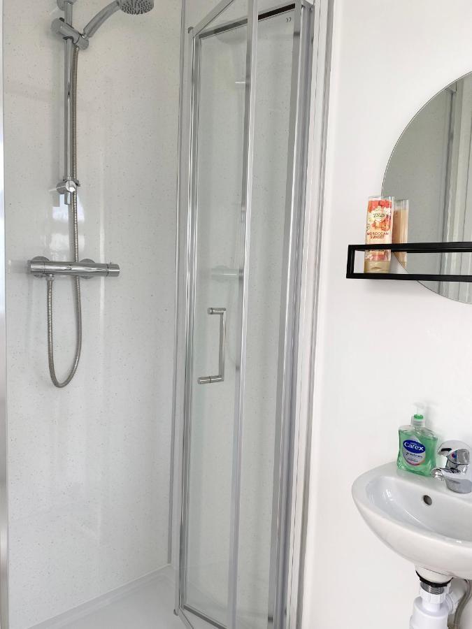 1 Ashford Road Guesthouse Redhill  Zewnętrze zdjęcie