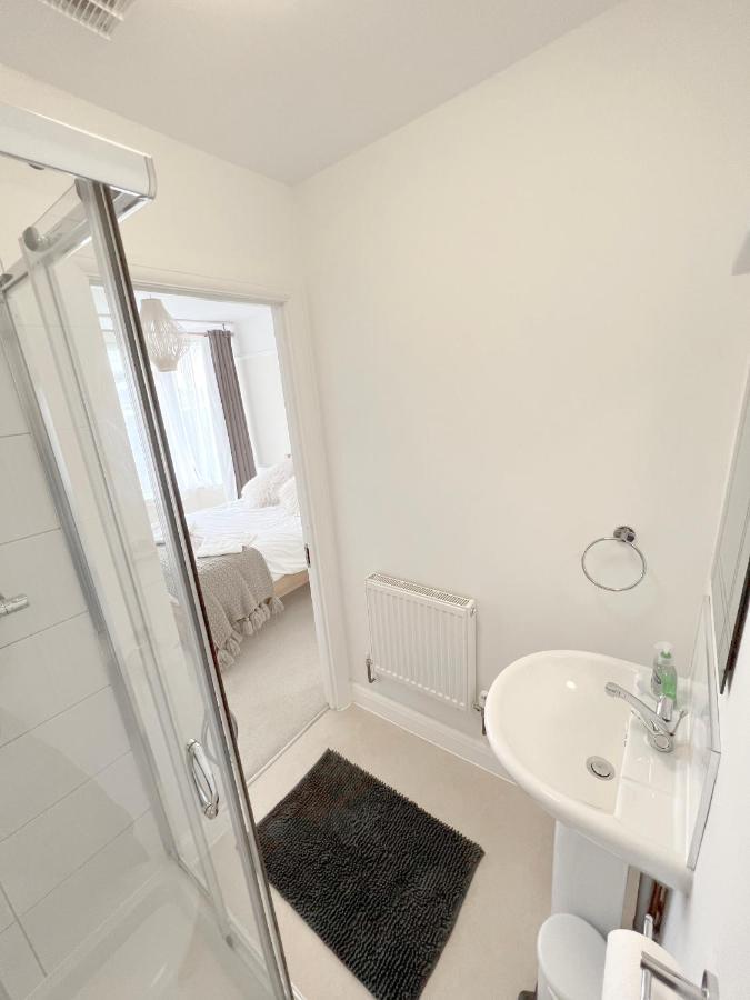 1 Ashford Road Guesthouse Redhill  Zewnętrze zdjęcie
